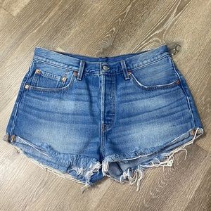 Levi 501 jean shorts size 30